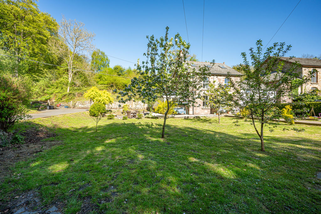 Front Garden- click for photo gallery